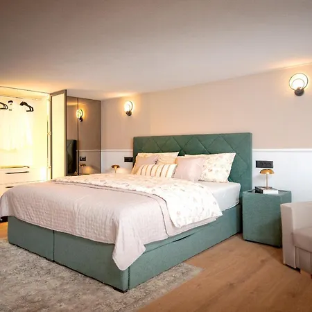 Holiday home Marchelina House *