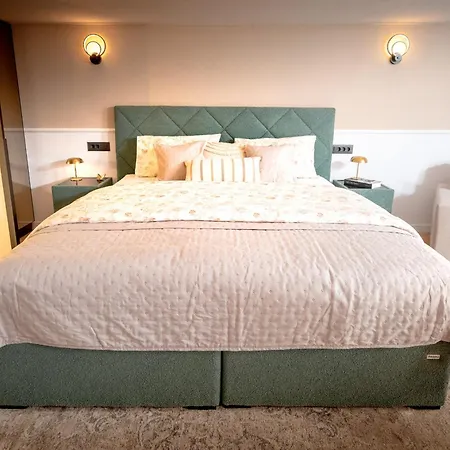 Holiday home Marchelina House